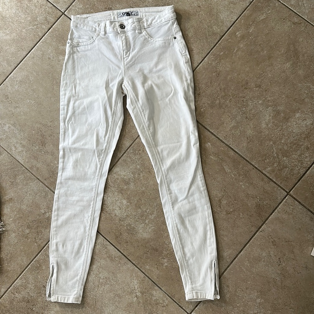 White jeans from ONLY